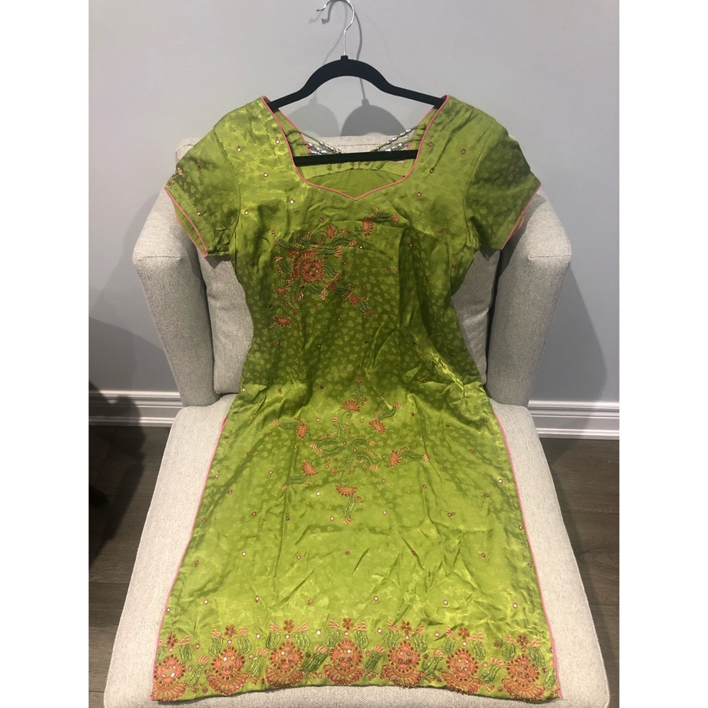 Green & pink Indian / Punjabi salwar suit